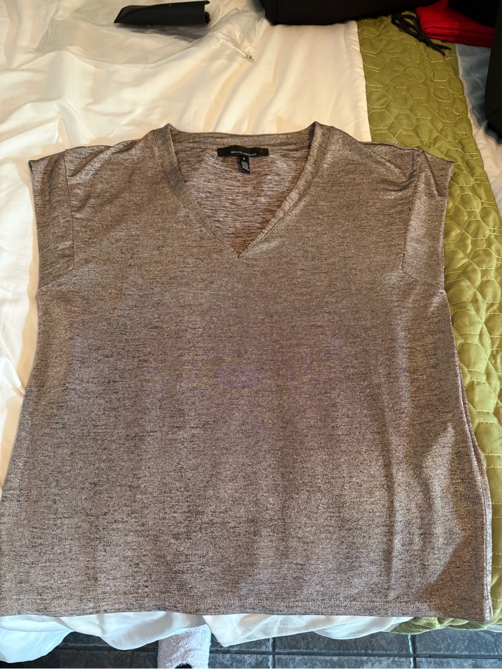 Women's V-Neck Short Sleeve Top in Heather Taupe
